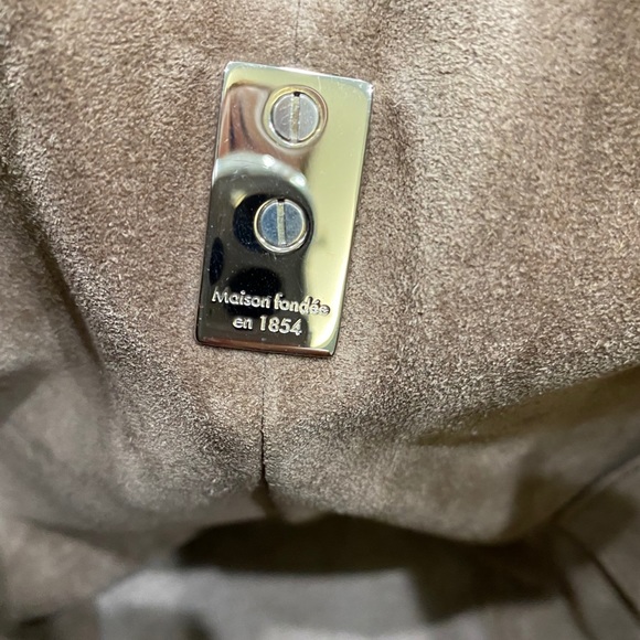 LOUIS VUITTON Veau Cachemire Soft Lockit PM Galet - Picture 9 of 13